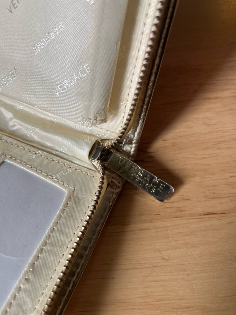 Versace Card Wallet - Picture 6 of 6